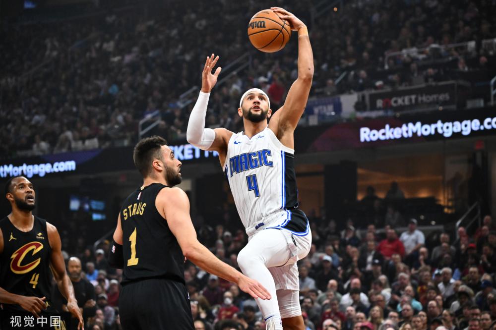 而热刺则在 而热刺则在