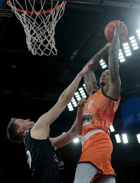 卫冕路线渐 卫冕路线渐